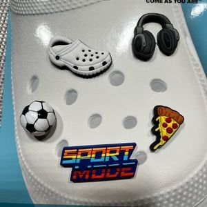 CROCS JIBBITZ BRAND NEW 5-PACK SHOE CHARMS